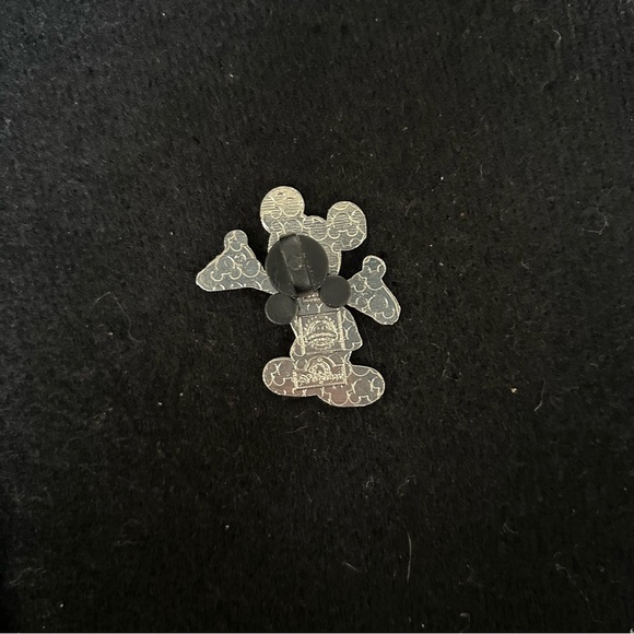 Mickey Mouse Pin - Picture 3 of 3